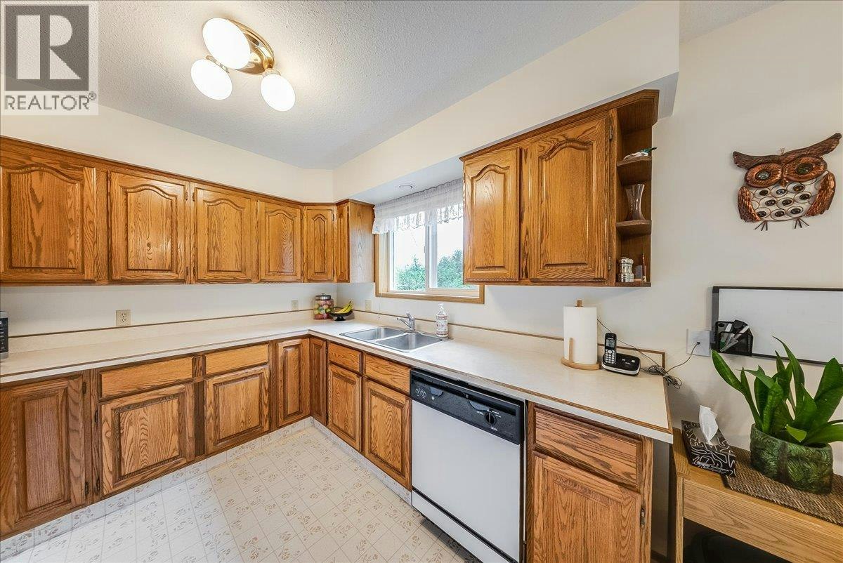 1764 Green Road, Fruitvale, BC, V0G 1L1 - 25