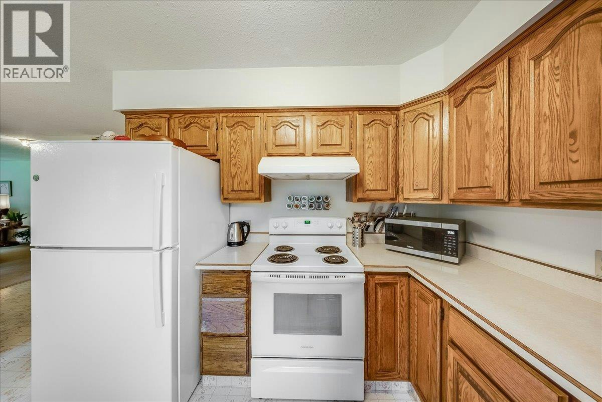 1764 Green Road, Fruitvale, BC, V0G 1L1 - 26