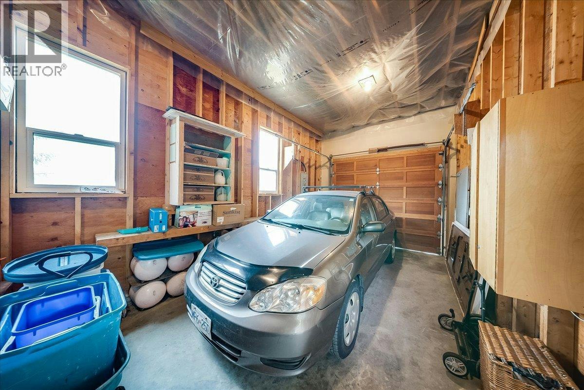 1764 Green Road, Fruitvale, BC, V0G 1L1 - 50
