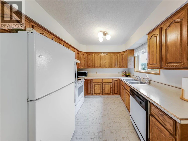 1764 Green Road, Fruitvale, BC, V0G 1L1 - 24