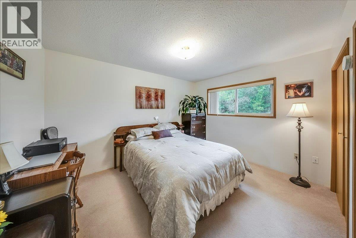1764 Green Road, Fruitvale, BC, V0G 1L1 - 30