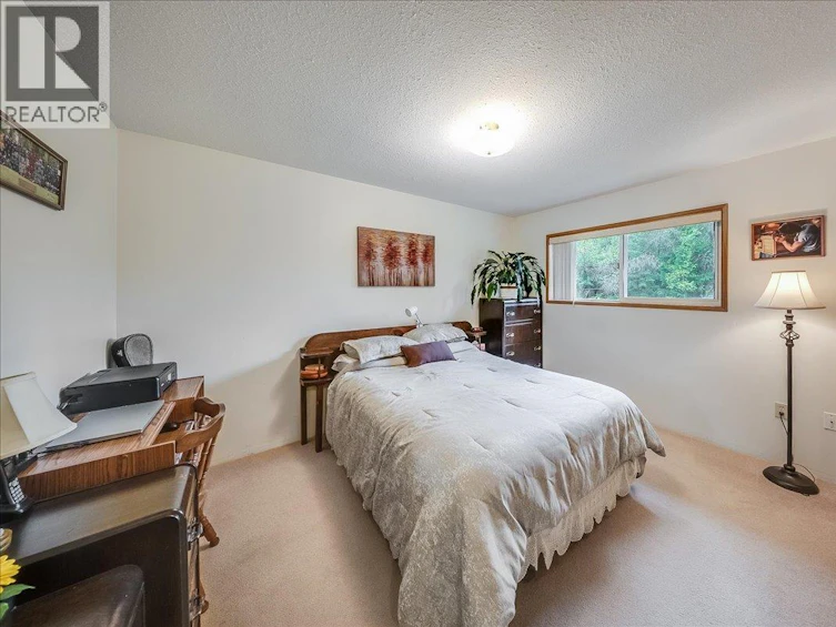 1764 Green Road, Fruitvale, BC, V0G 1L1 - 30