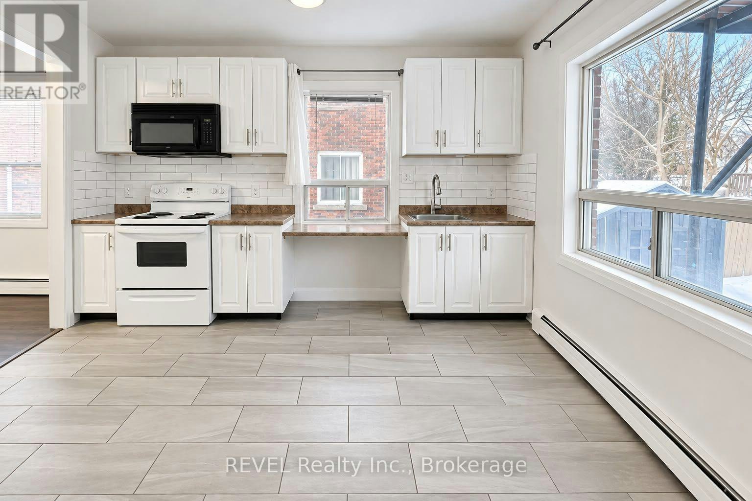 1-5459 Ontario Avenue, Niagara Falls, ON, L2E 3S4 - 3