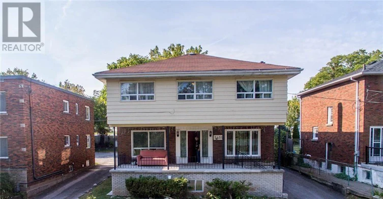 1-5459 Ontario Avenue, Niagara Falls, ON, L2E 3S4