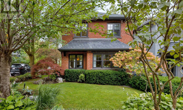 128 Manor Road E