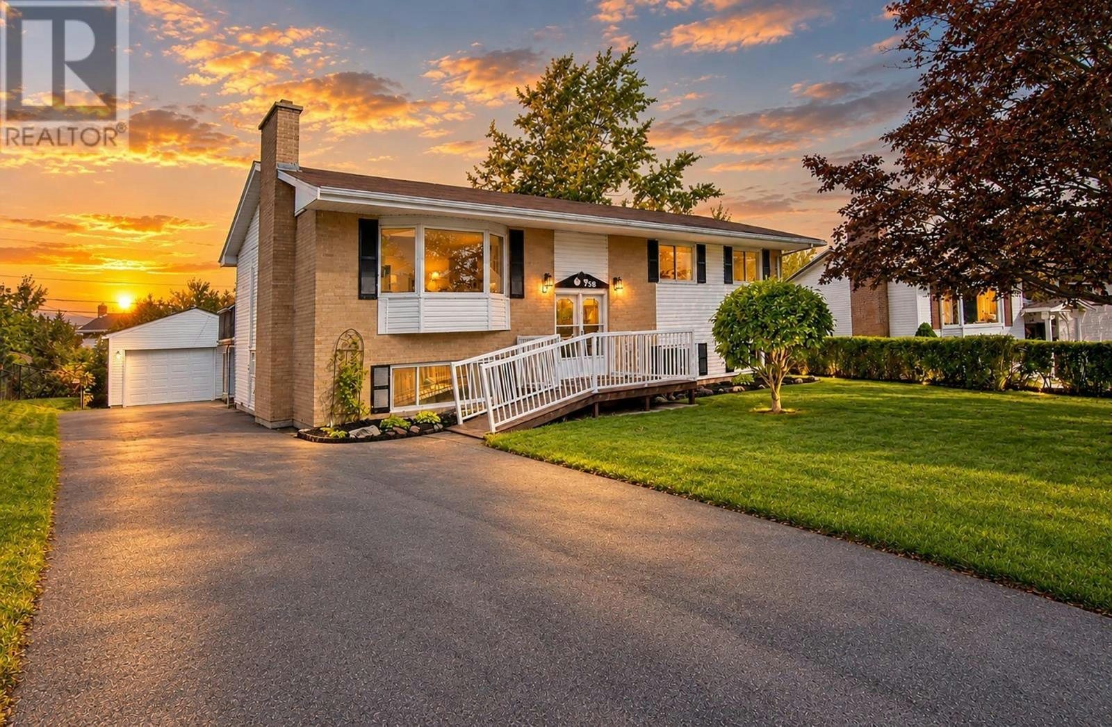 138 Hannebury Drive, Cole Harbour, NS, B2V 1P6