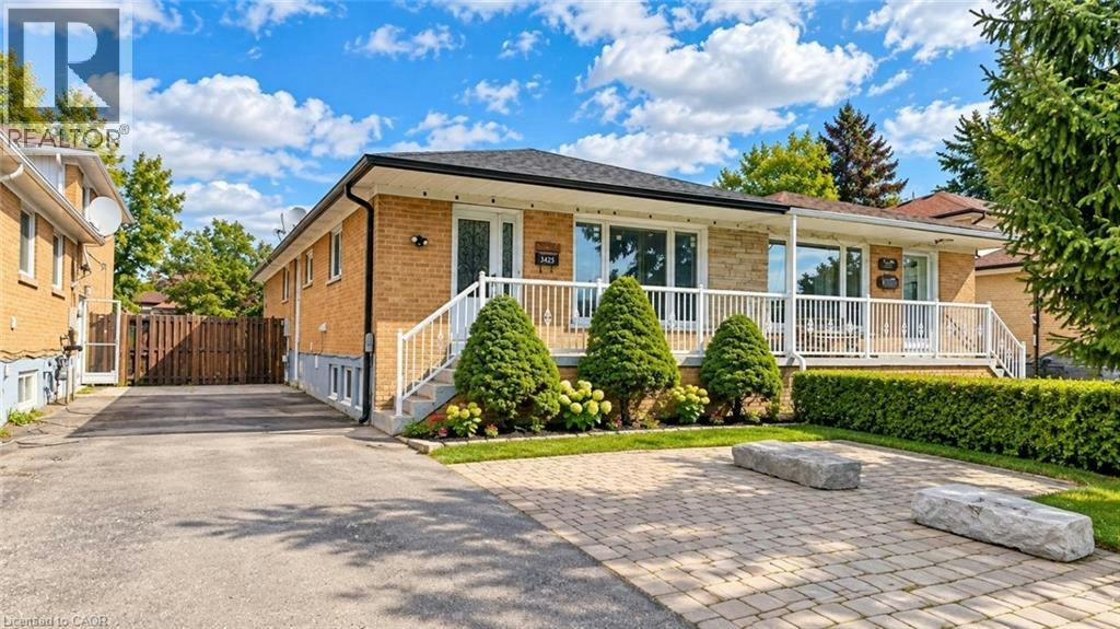 Upper-3425 Laddie Crescent, Mississauga, ON, L4T 1N2