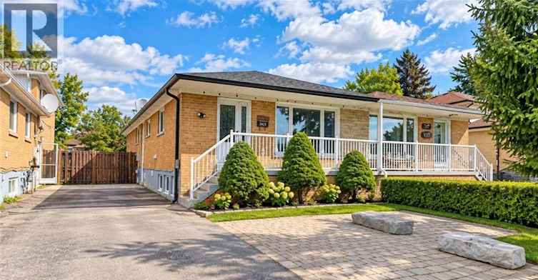 Upper-3425 Laddie Crescent, Mississauga, ON, L4T 1N2