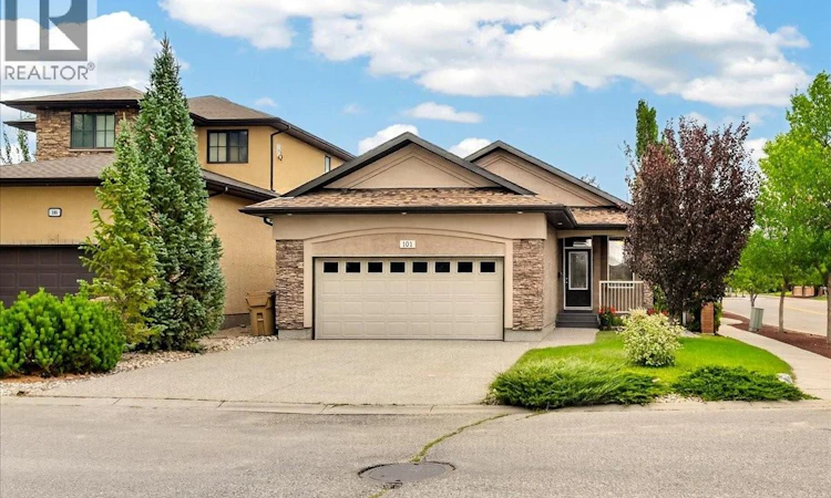 101 Oxbow Crescent