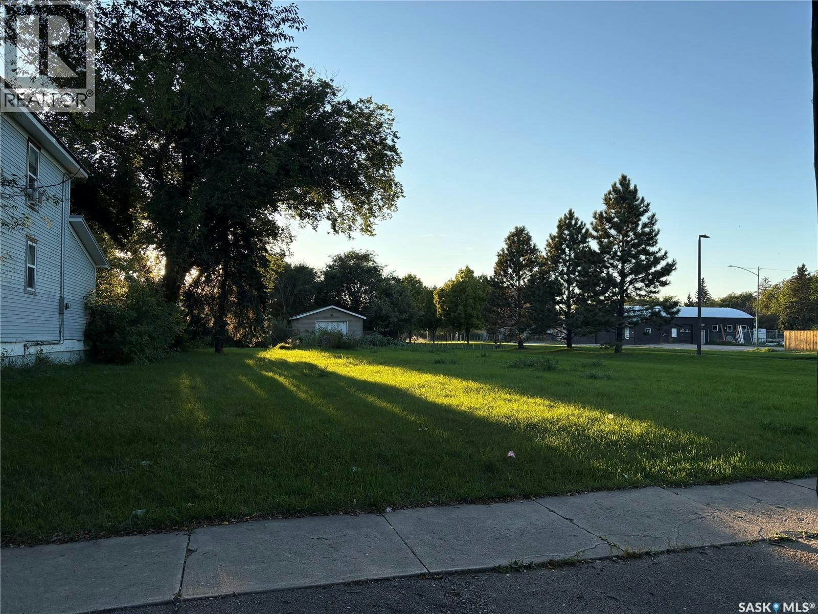 607 H Avenue S, Saskatoon, SK, S7M 1Y7