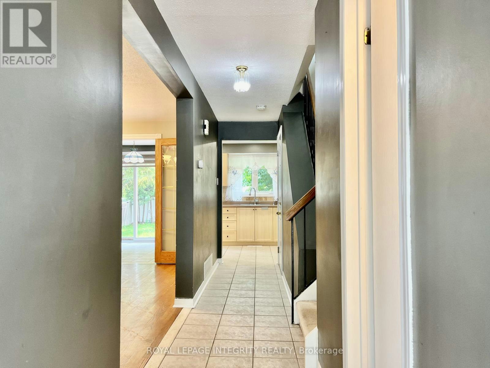 1843 Prestwick Drive, Ottawa, ON, K1E 2R7 - 2