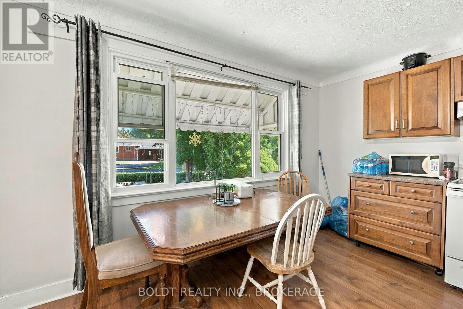 UPPER-403 Grantham Avenue, St. Catharines, ON, L2M 5B3 - 11