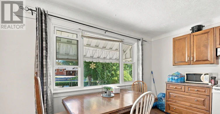 UPPER-403 Grantham Avenue, St. Catharines, ON, L2M 5B3 - 11