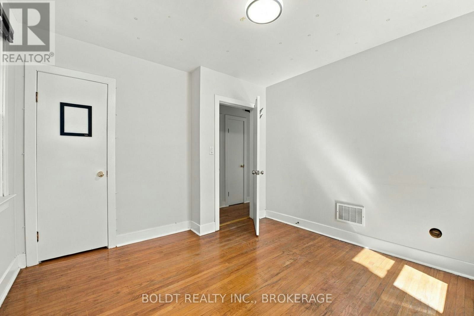 UPPER-403 Grantham Avenue, St. Catharines, ON, L2M 5B3 - 19