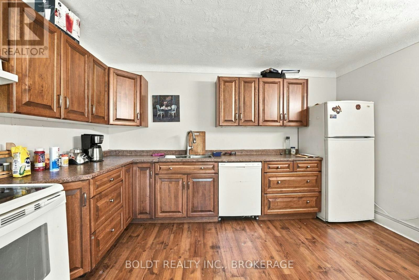 UPPER-403 Grantham Avenue, St. Catharines, ON, L2M 5B3 - 12