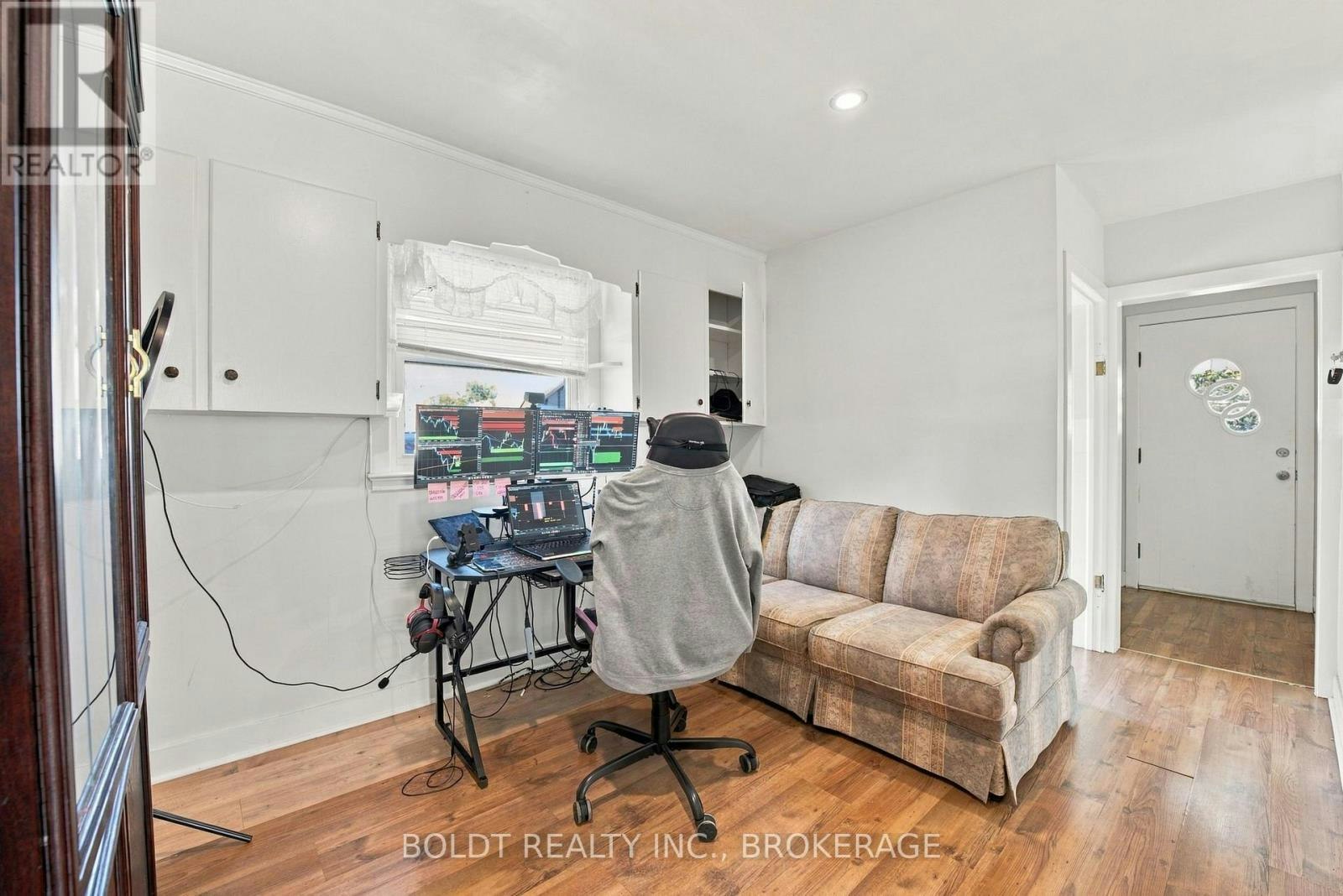 UPPER-403 Grantham Avenue, St. Catharines, ON, L2M 5B3 - 14