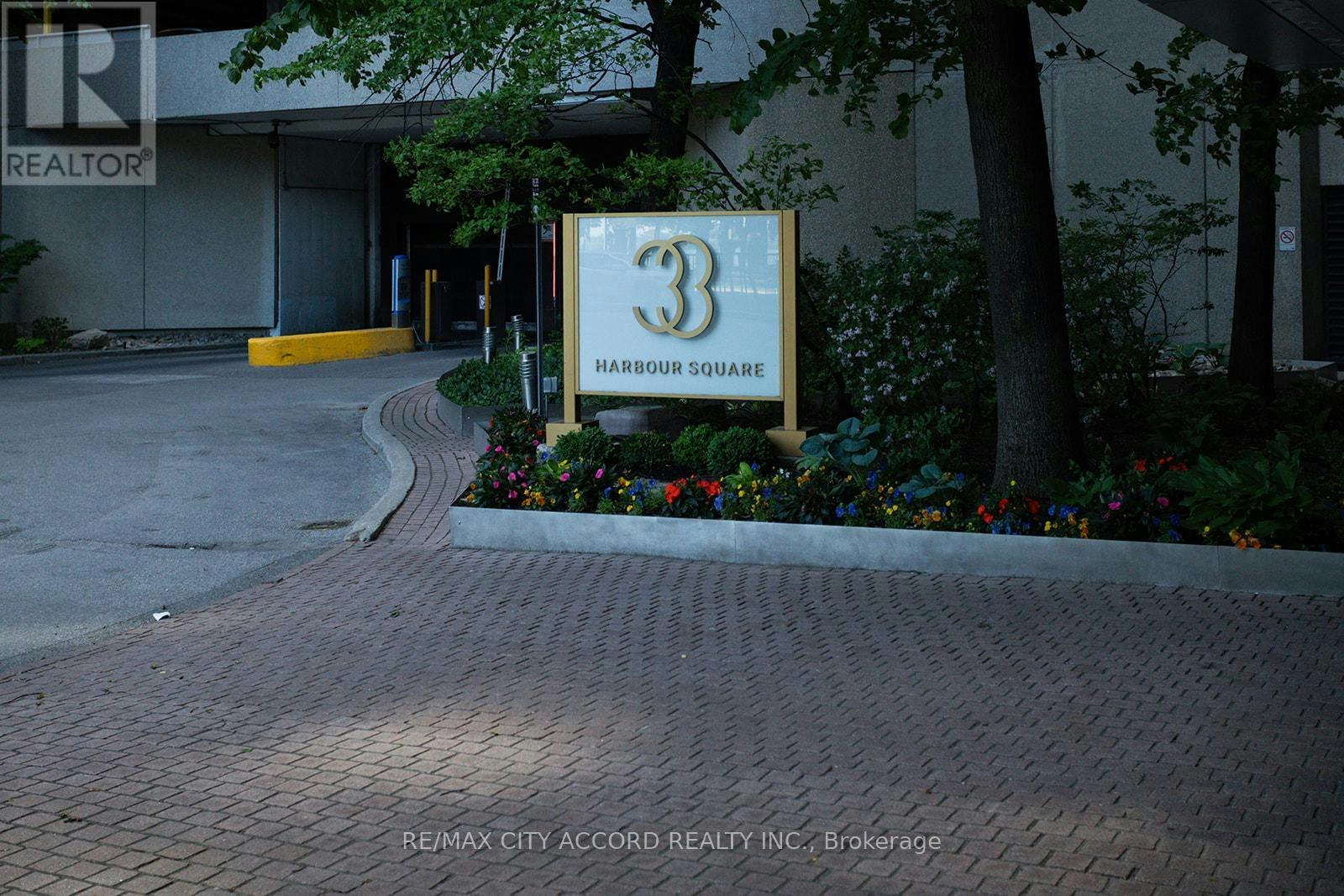 2018-33 Harbour Square, Toronto, ON, M5J 2G2