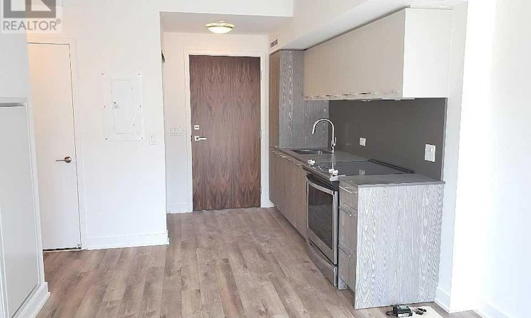 912-30 Baseball Place