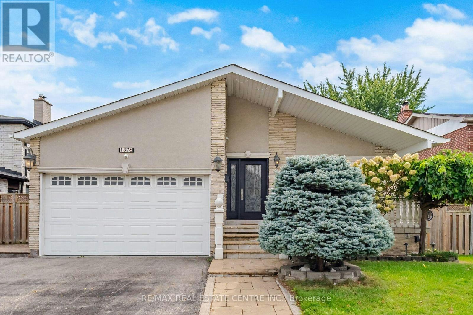 1876 Bough Beeches Boulevard, Mississauga, ON, L4W 2J3