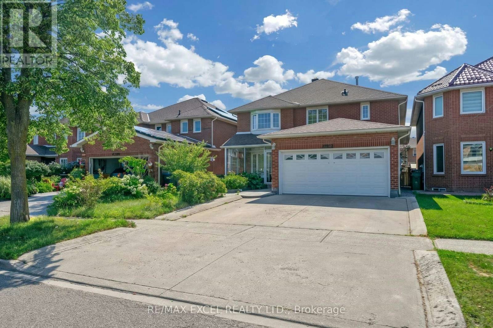 4388 Guildwood Way, Mississauga, ON, L5R 2A4