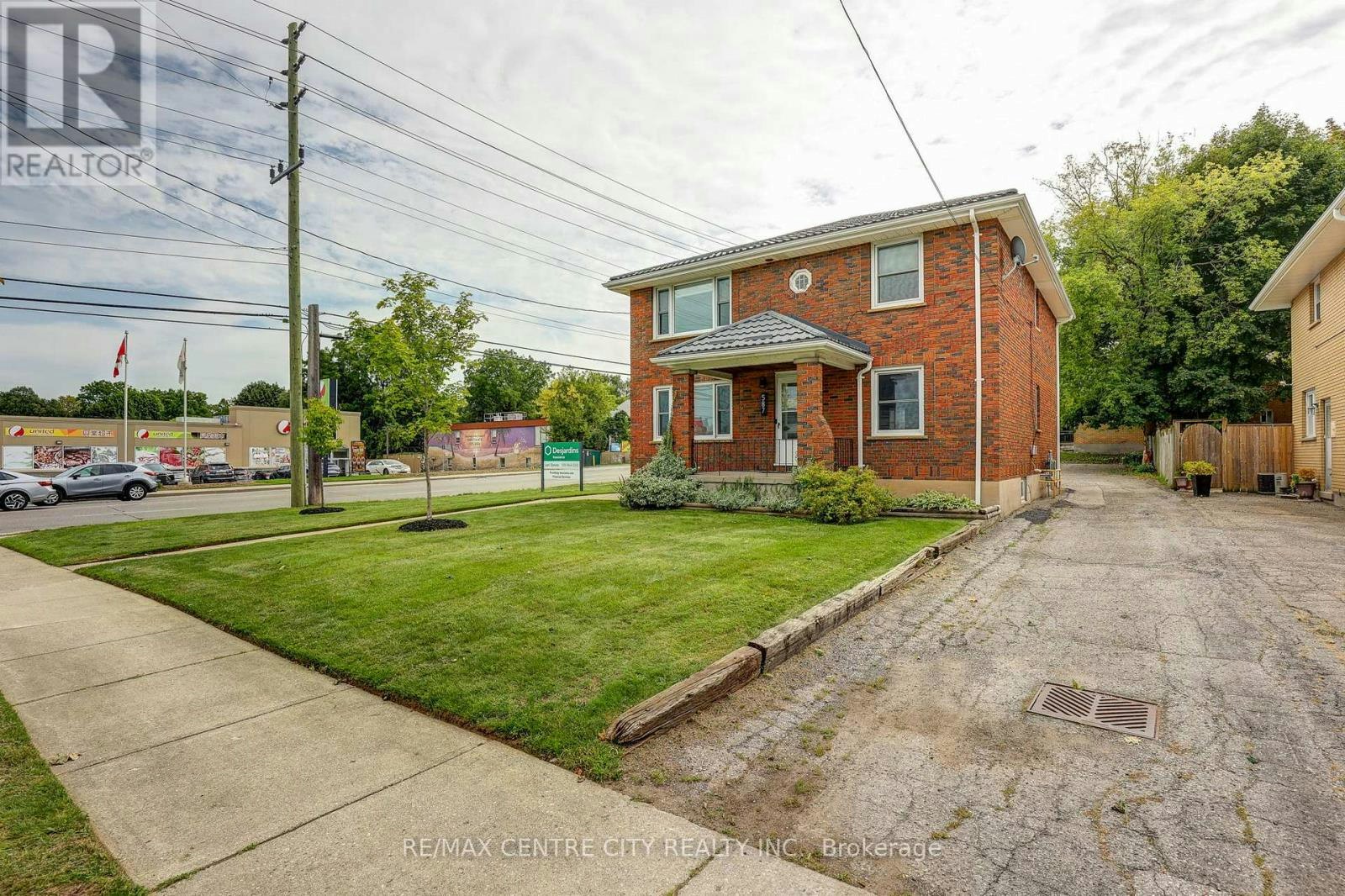 587 Lambton Street, London, ON, N5Y 4G1