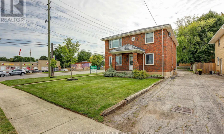 587 Lambton Street
