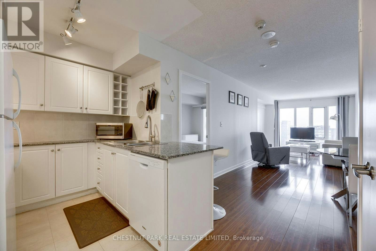 3003-210 Victoria Street, Toronto, ON, M5B 2R3 - 4