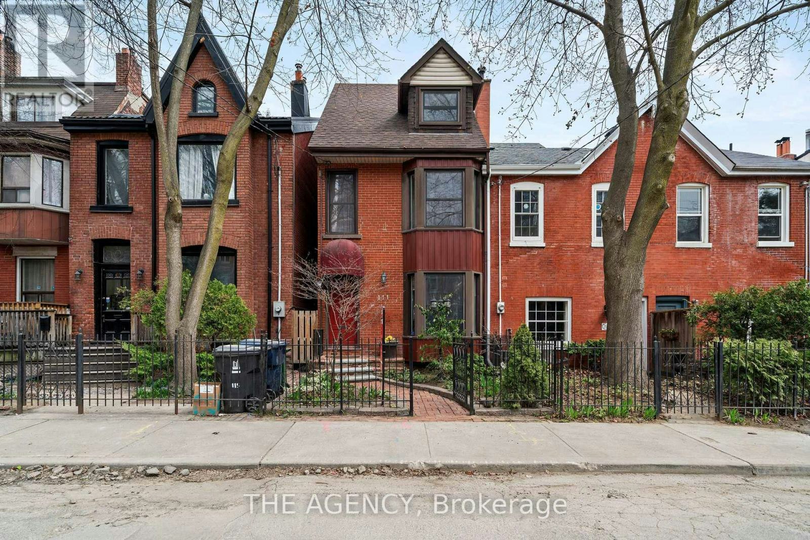 111 Seaton Street, Toronto, ON, M5A 2T2