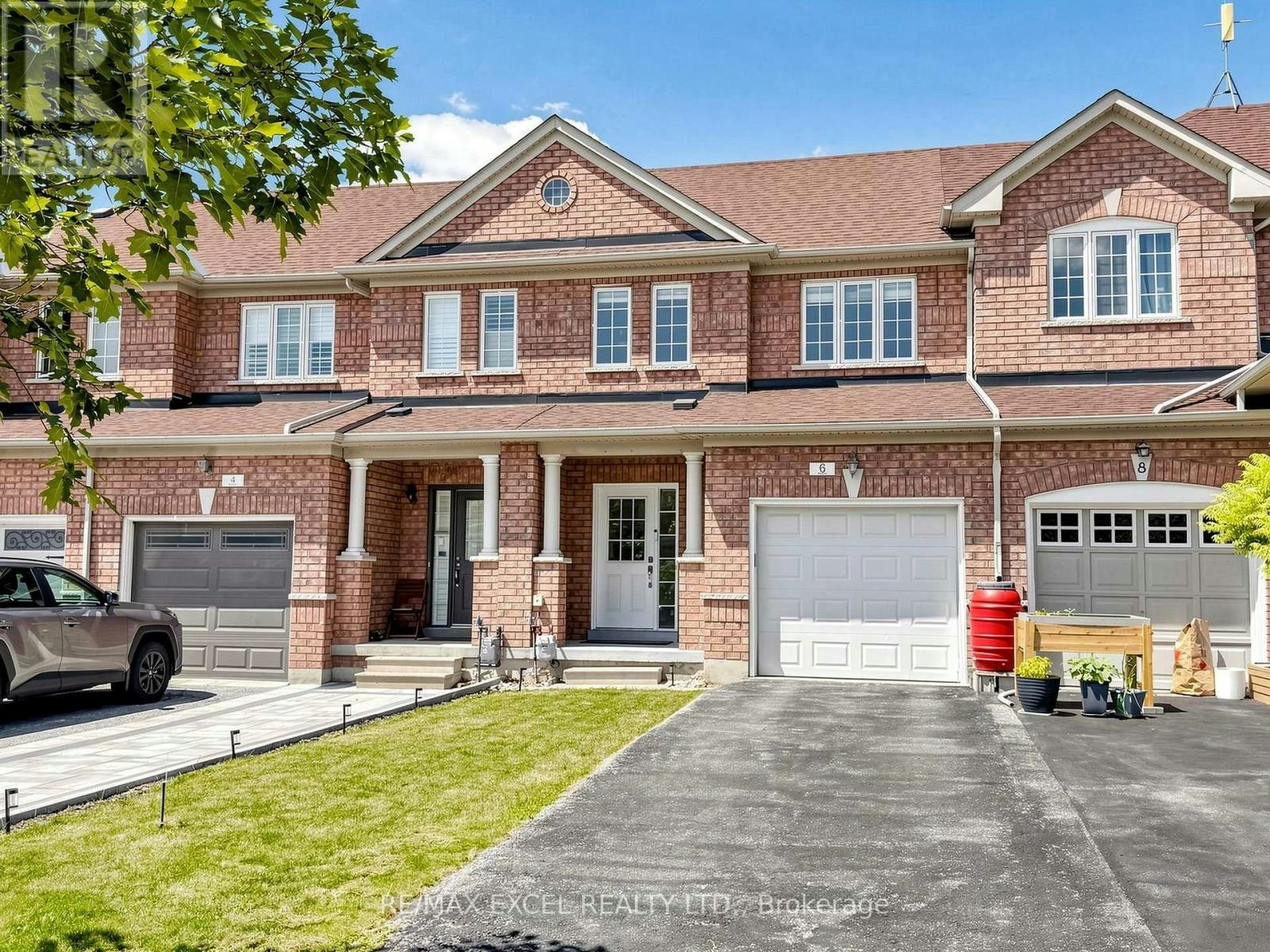 6 Barr Crescent, Aurora, ON, L4G 0B8