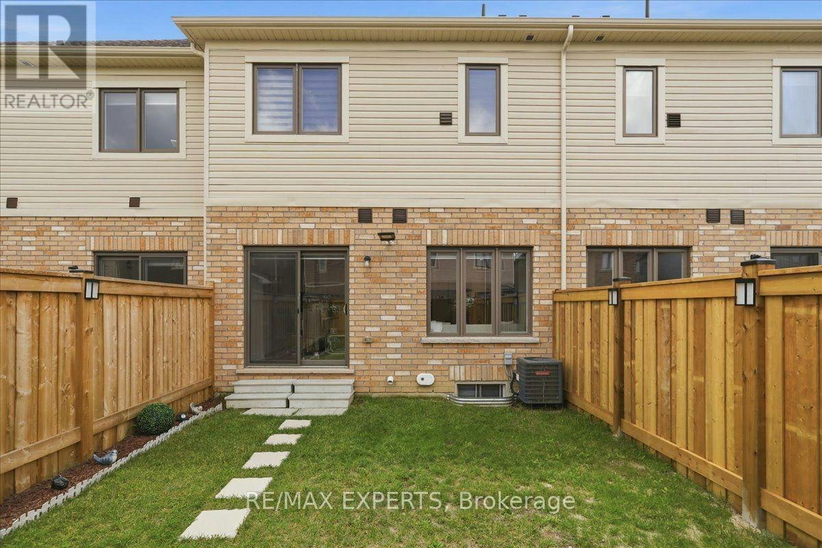 68 Lorne Thomas Place, New Tecumseth, ON, L9R 0V8 - 3