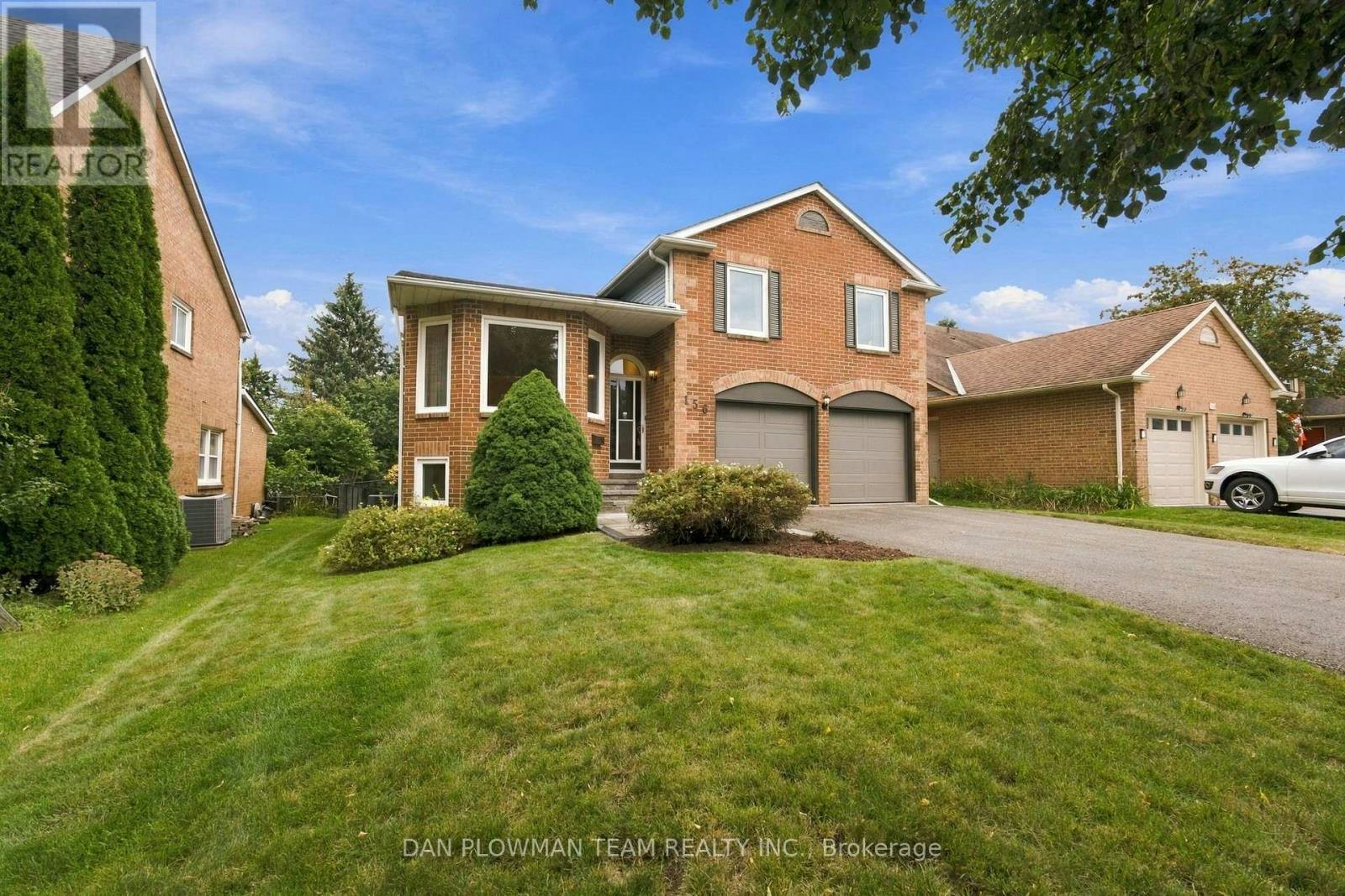 156 John Bowser Crescent, Newmarket, ON, L3Y 7N3
