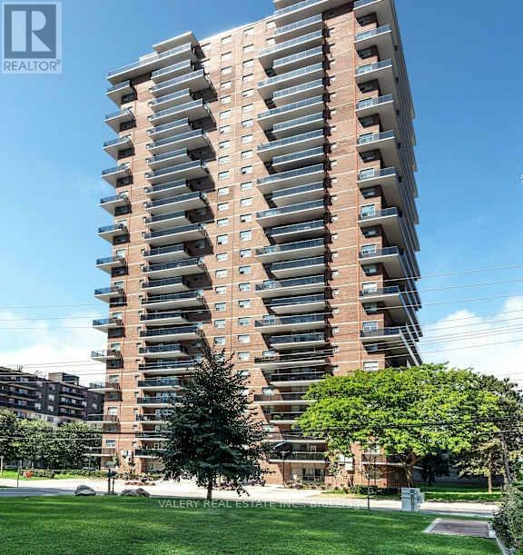 906-70 Park Street E, Mississauga, ON, L5G 1M5