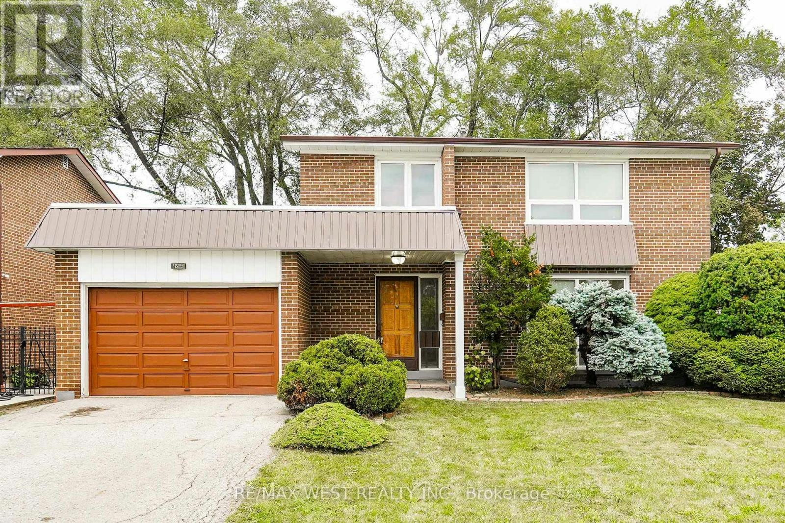 16 Opal Court, Toronto, ON, M9V 3N3