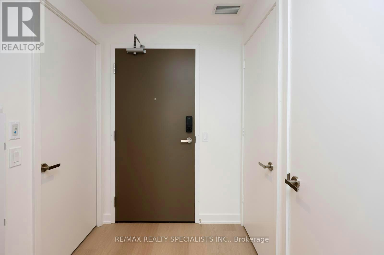 4604-448 Burnhamthorpe Road W, Mississauga, ON, L5B 0R4 - 4