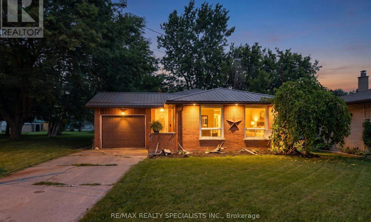 12 Wardell Crescent