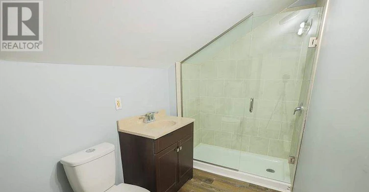 UPPER-211 Clarence Street, London, ON, N6B 2J9 - 11