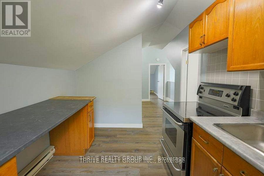 UPPER-211 Clarence Street, London, ON, N6B 2J9 - 10