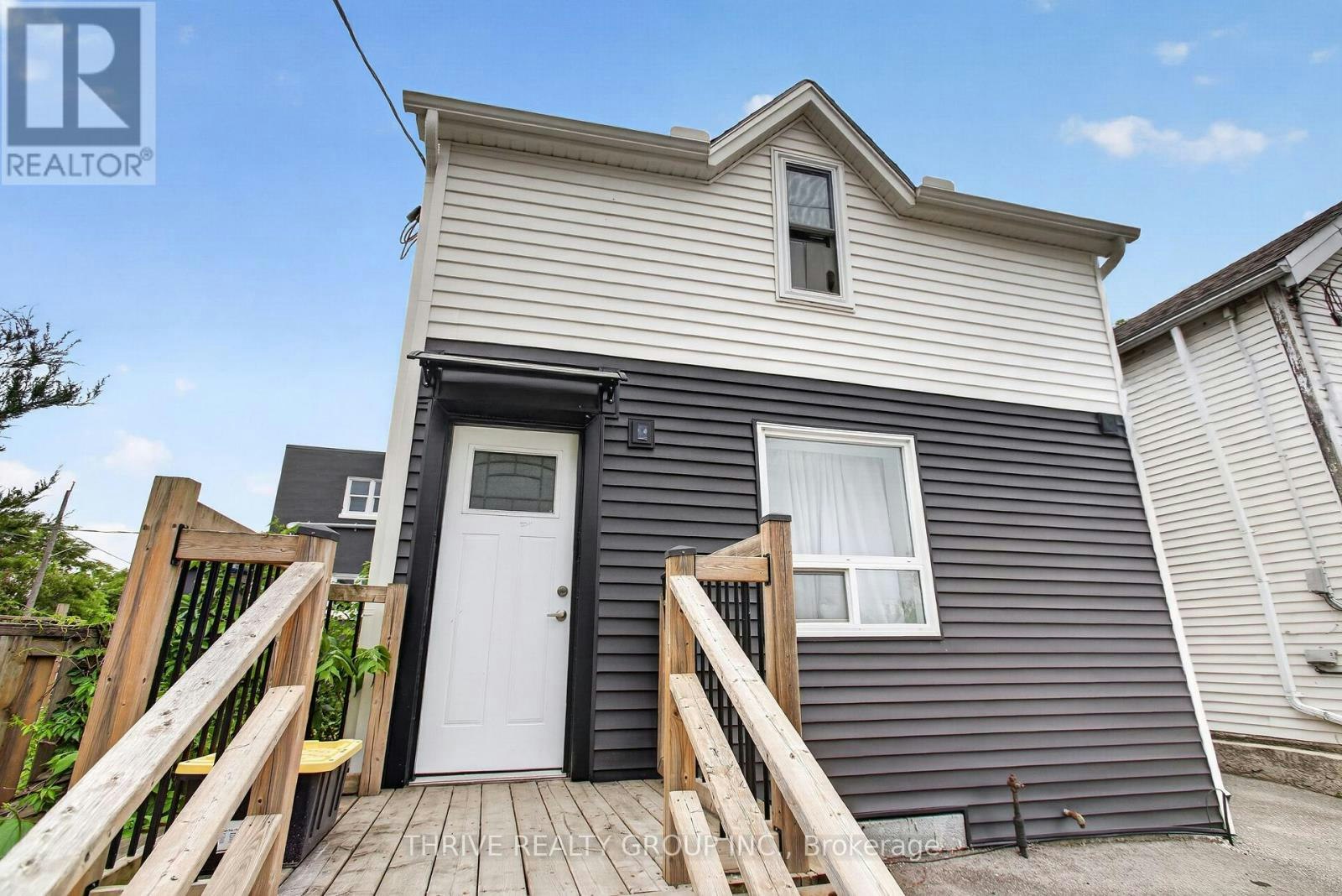 UPPER-211 Clarence Street, London, ON, N6B 2J9 - 2