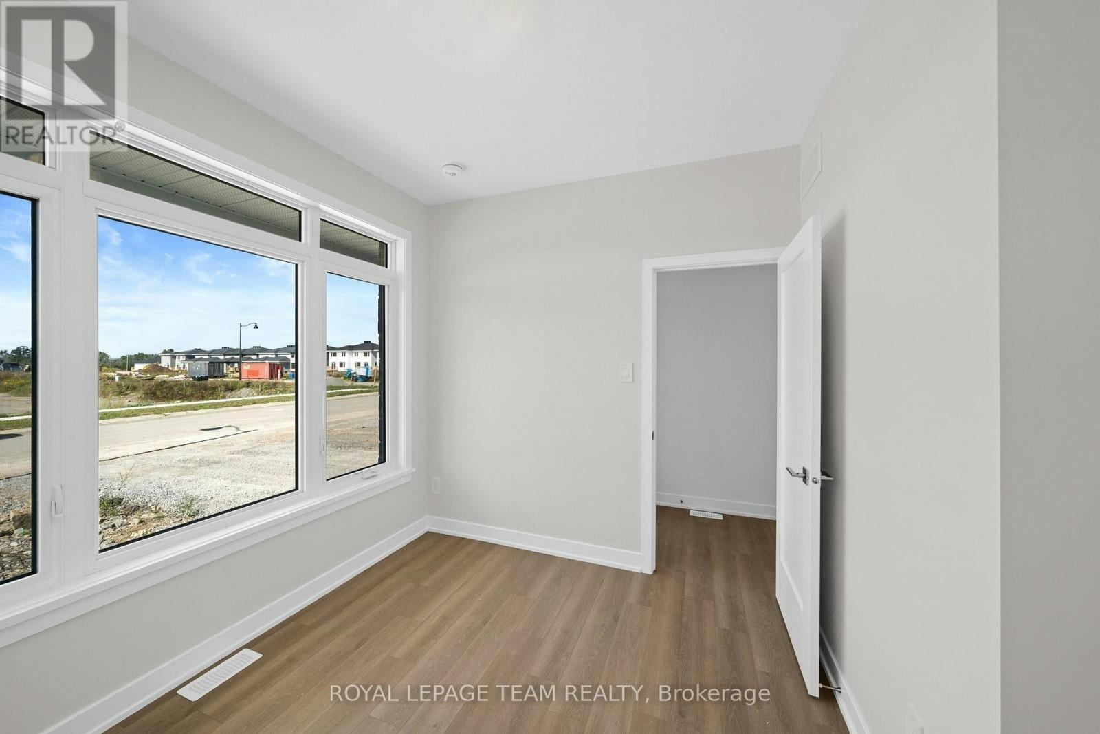 1068 Dobbie Street, Brockville, ON, K6V 0G8 - 6