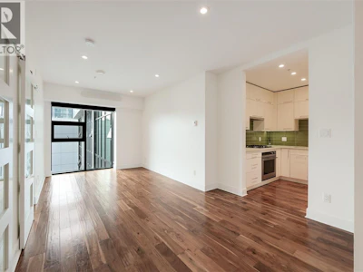 N414-1105 Pandora Avenue - 5