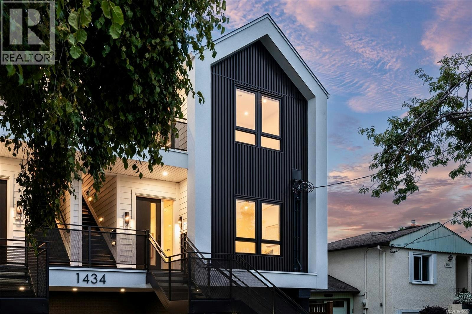 2-1434 Brooke Street, Victoria, BC, V8S 1M3