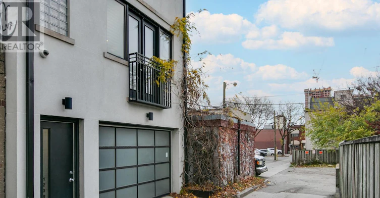 LANEWAY-1239 Bloor Street W, Toronto, ON, M6H 1N6 - 2