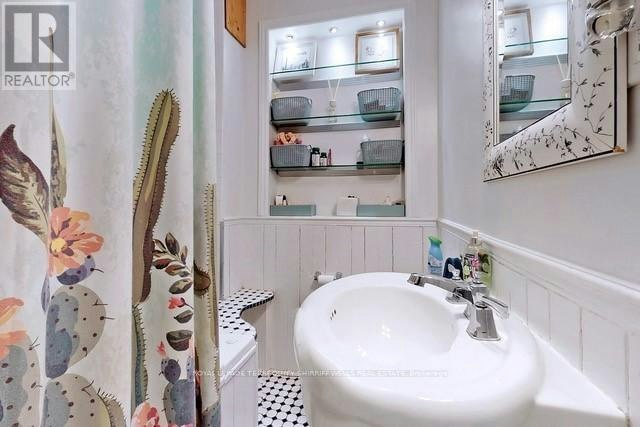 81 Tiverton Avenue, Toronto, ON, M4M 2M1 - 26