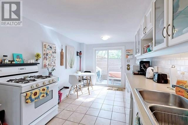81 Tiverton Avenue, Toronto, ON, M4M 2M1 - 17