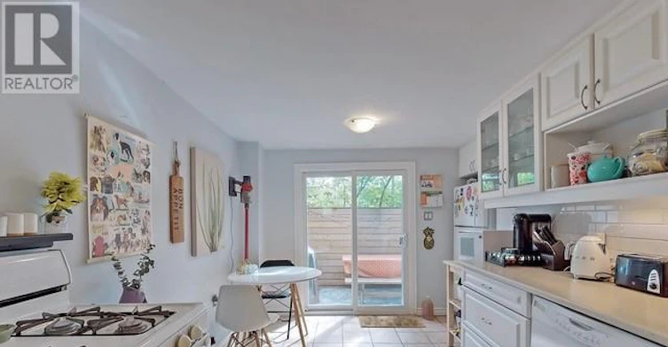 81 Tiverton Avenue, Toronto, ON, M4M 2M1 - 18