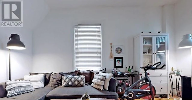 81 Tiverton Avenue, Toronto, ON, M4M 2M1 - 11