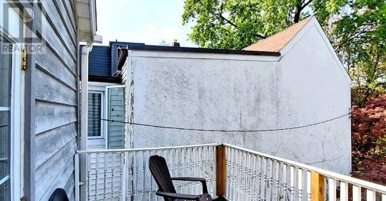 81 Tiverton Avenue, Toronto, ON, M4M 2M1 - 33