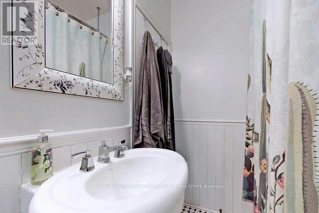 81 Tiverton Avenue, Toronto, ON, M4M 2M1 - 27