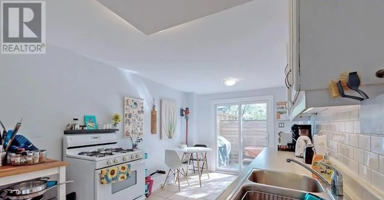 81 Tiverton Avenue, Toronto, ON, M4M 2M1 - 20