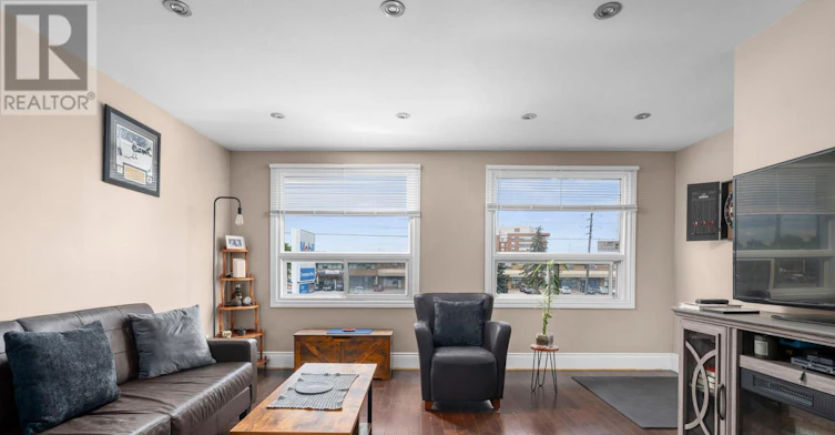 6127 Steeles Avenue W, Toronto, ON, M9L 2V1 - 6